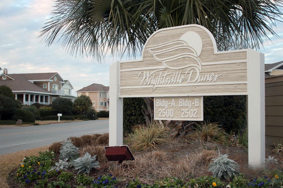 Wrightsville Dunes Wrightsville Dunes is a beachfront condo community in Wrightsville Beach, NC.